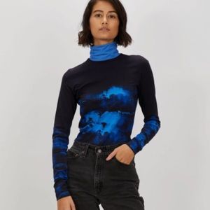 The Kit size medium turtleneck